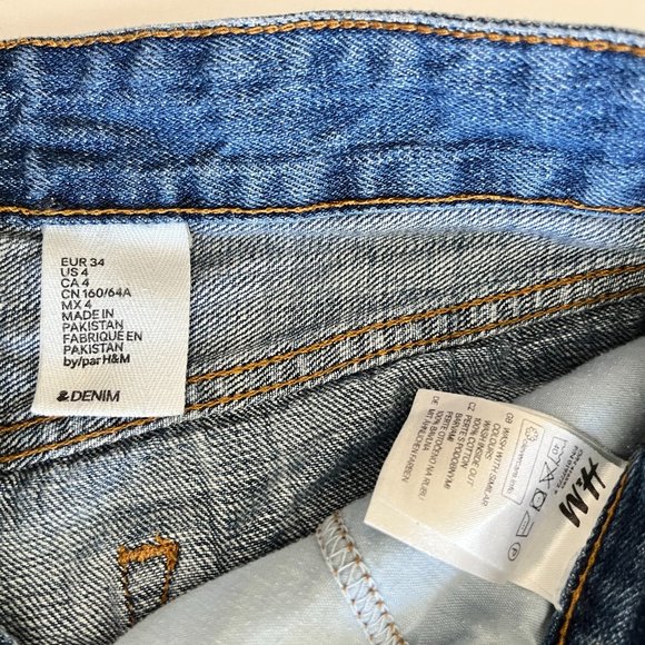 Stylish Women Denim Shorts for Summer - Picture 2 of 3